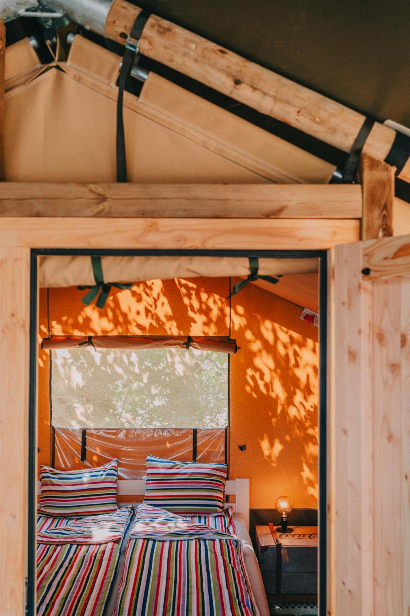 Rendes Glamping Hotel Balatonrendes Bagian luar foto