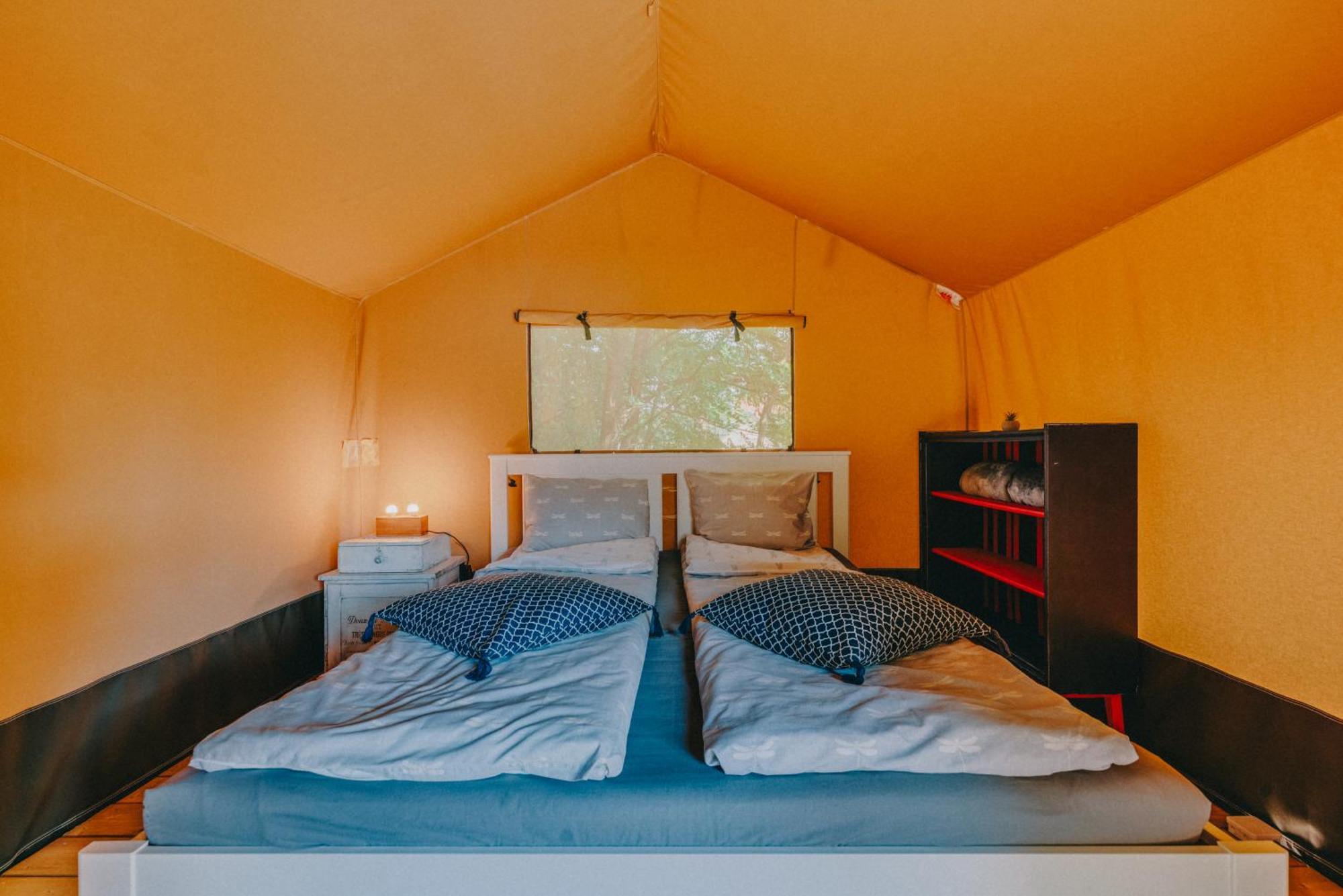 Rendes Glamping Hotel Balatonrendes Bagian luar foto