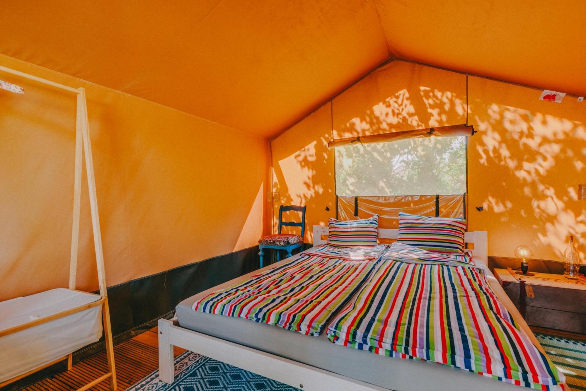 Rendes Glamping Hotel Balatonrendes Bagian luar foto