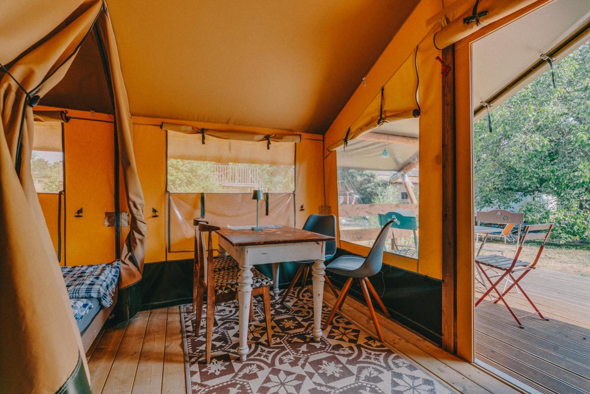 Rendes Glamping Hotel Balatonrendes Bagian luar foto