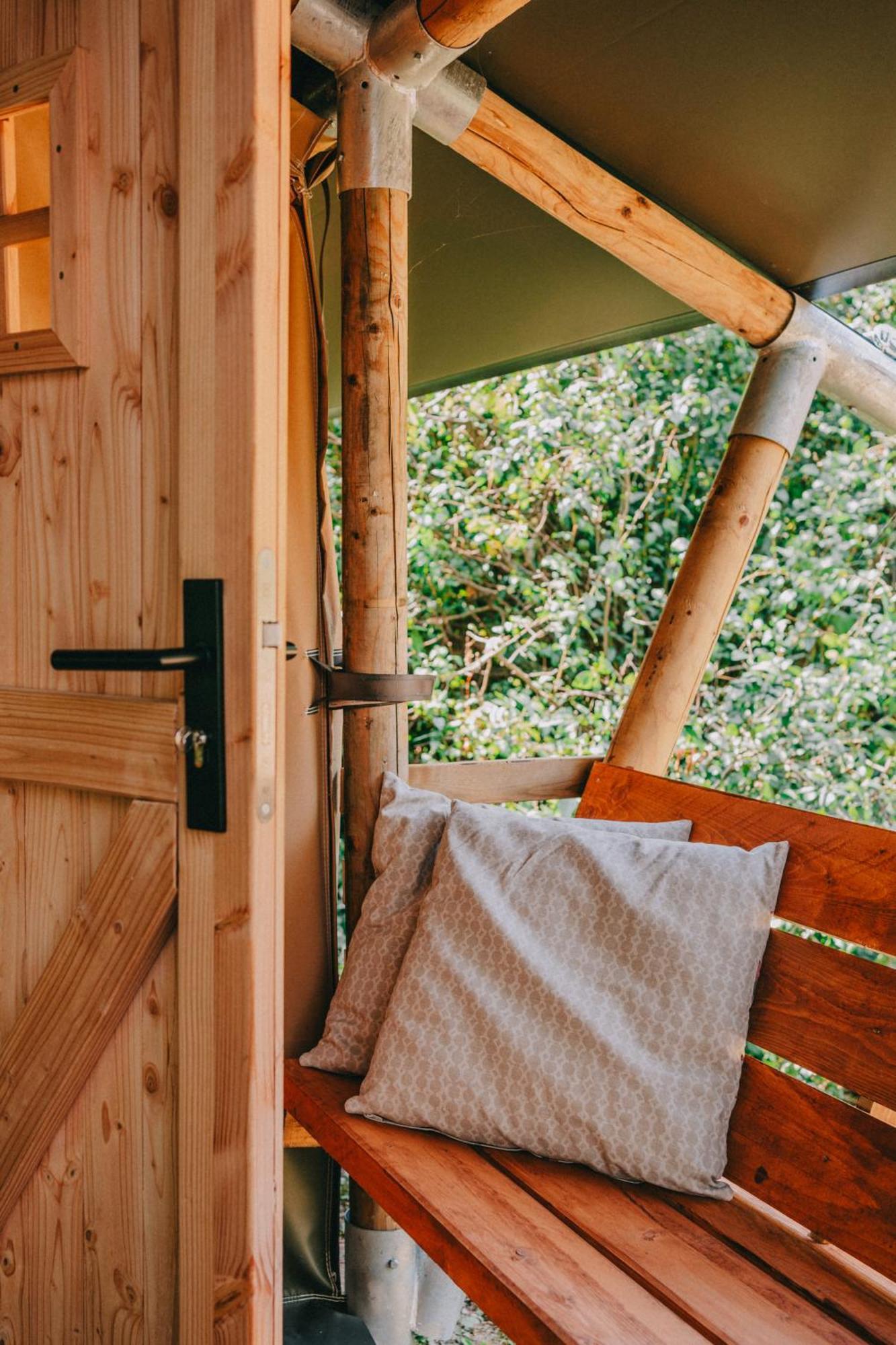 Rendes Glamping Hotel Balatonrendes Bagian luar foto