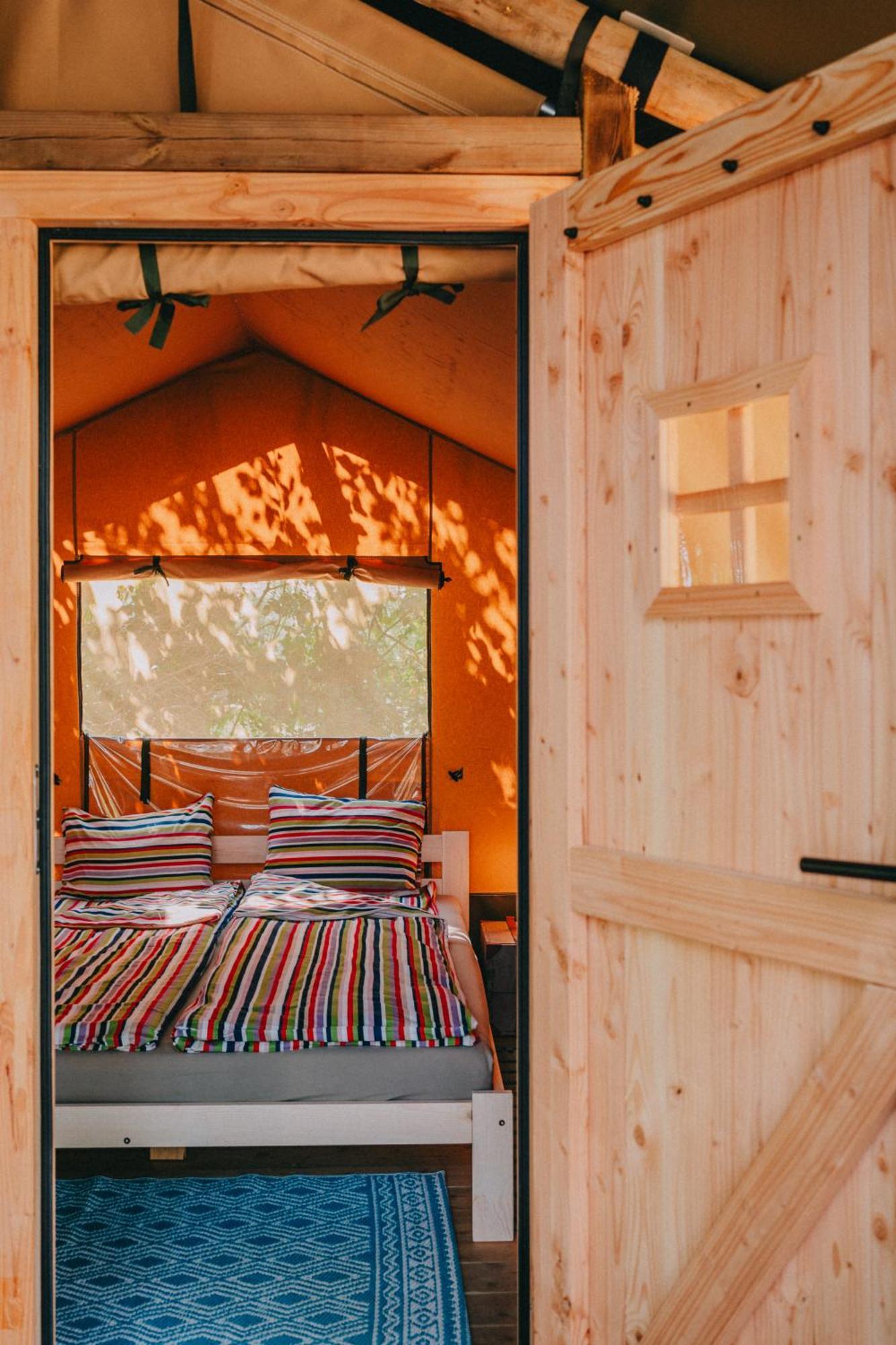 Rendes Glamping Hotel Balatonrendes Bagian luar foto