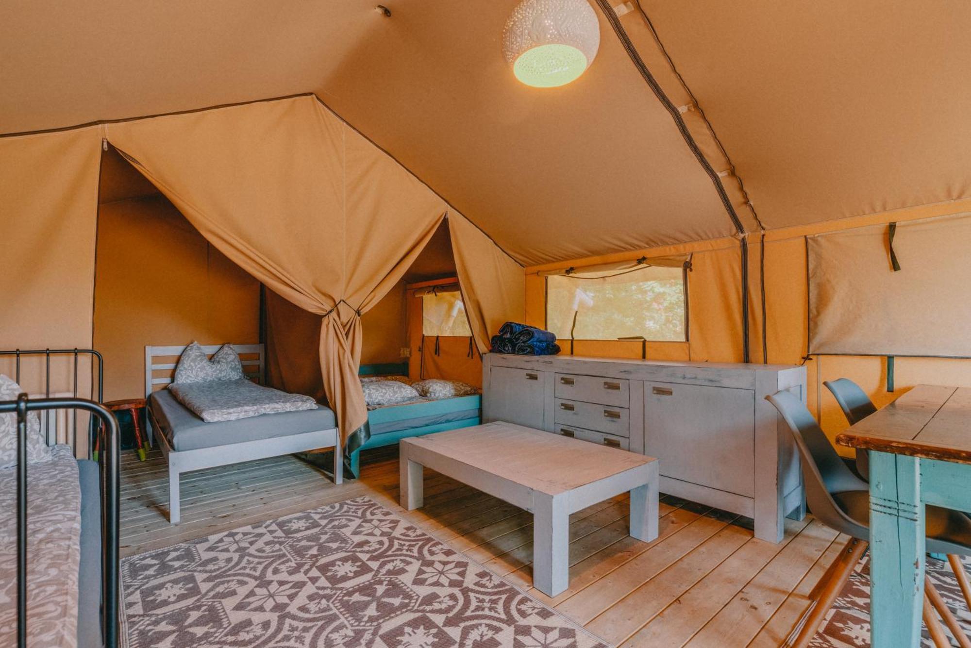 Rendes Glamping Hotel Balatonrendes Bagian luar foto