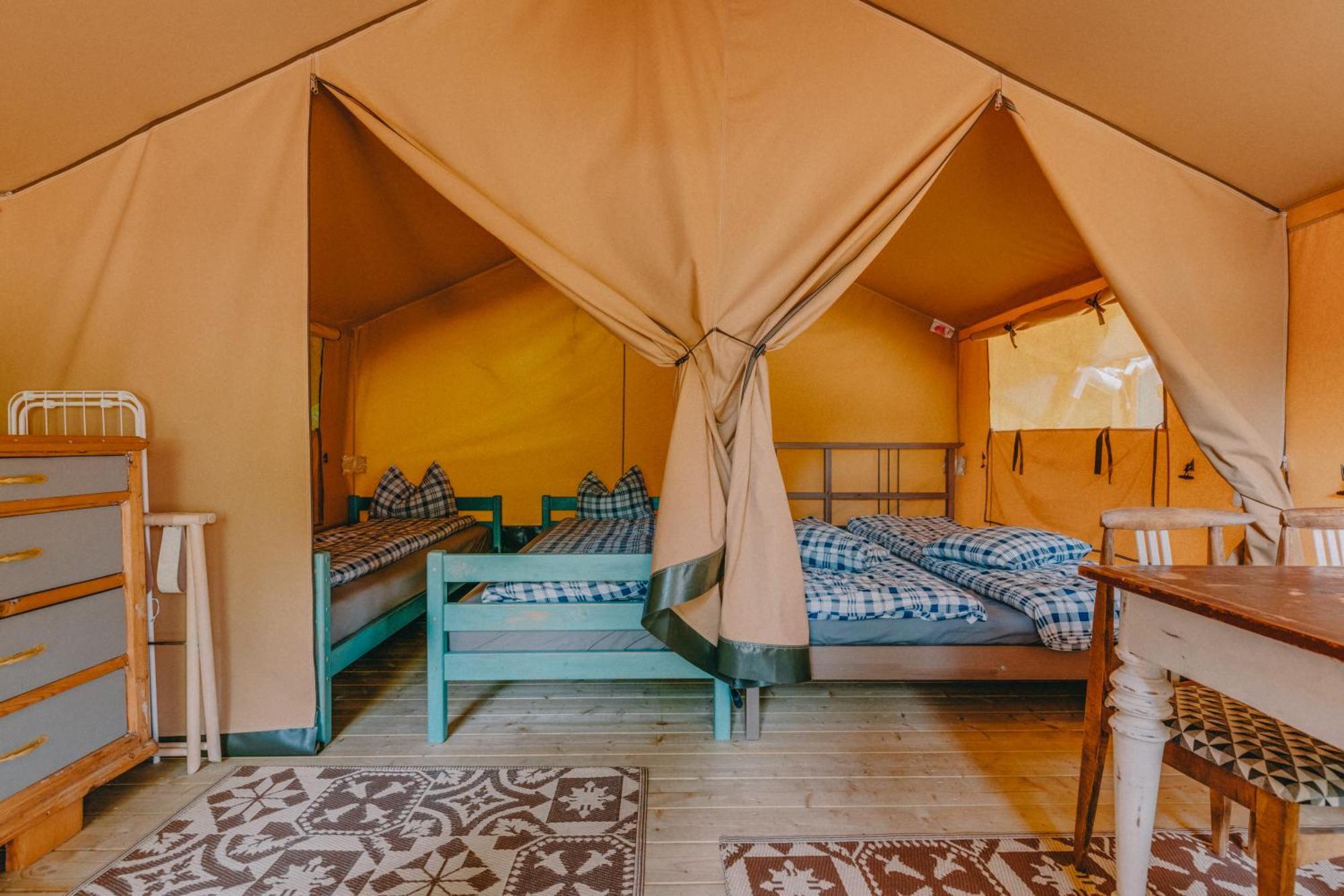 Rendes Glamping Hotel Balatonrendes Bagian luar foto