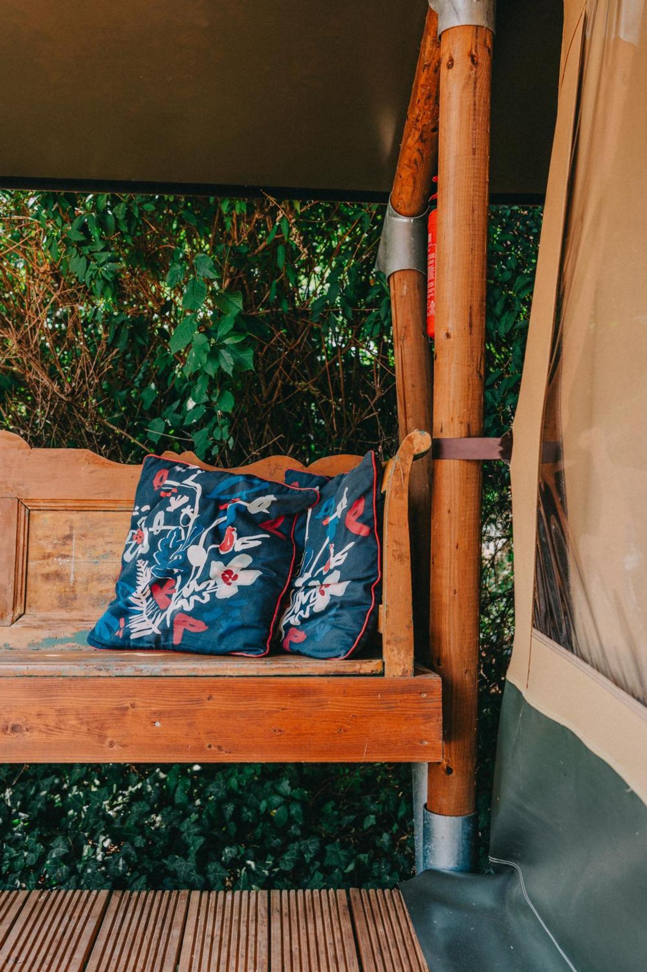 Rendes Glamping Hotel Balatonrendes Bagian luar foto