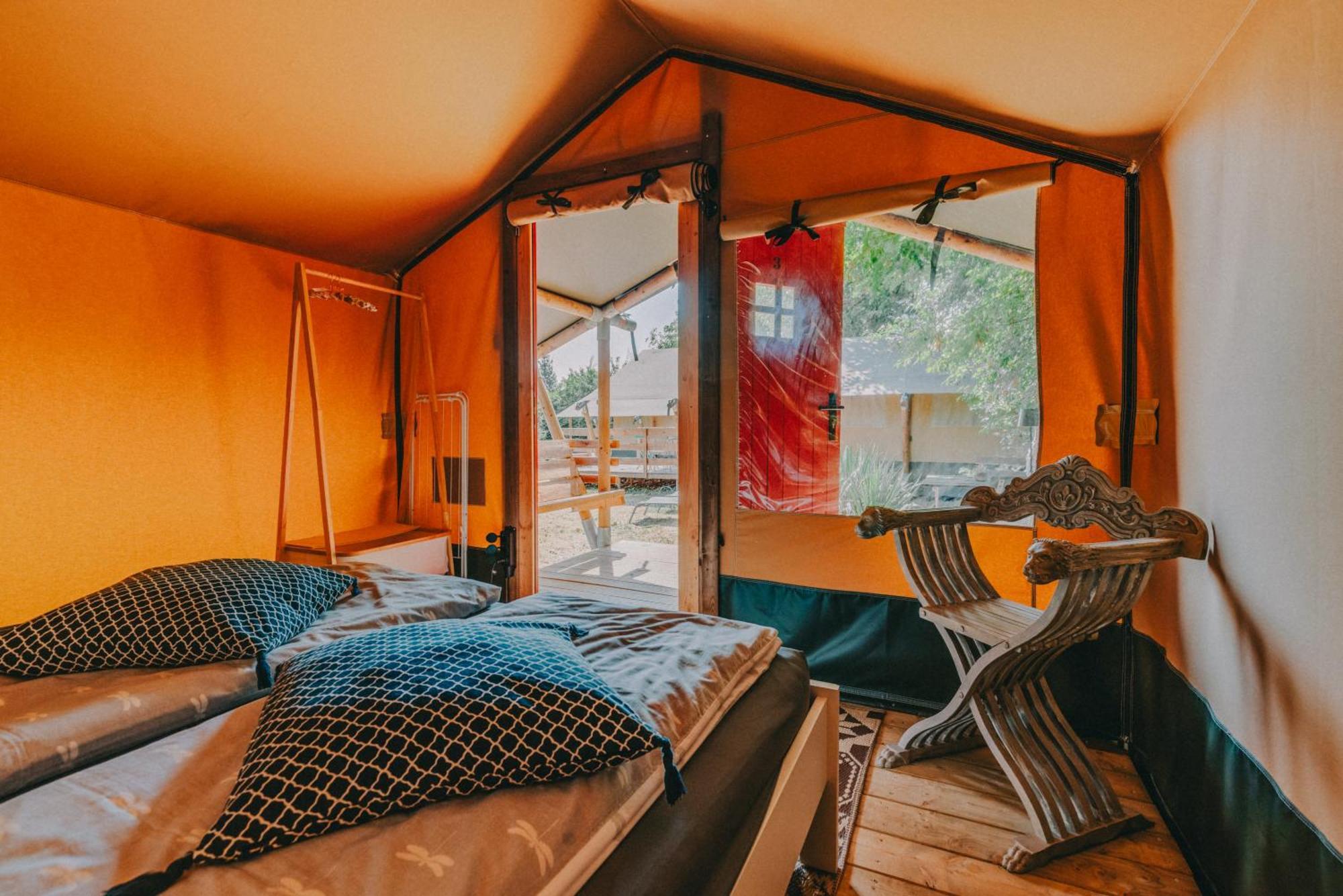 Rendes Glamping Hotel Balatonrendes Bagian luar foto