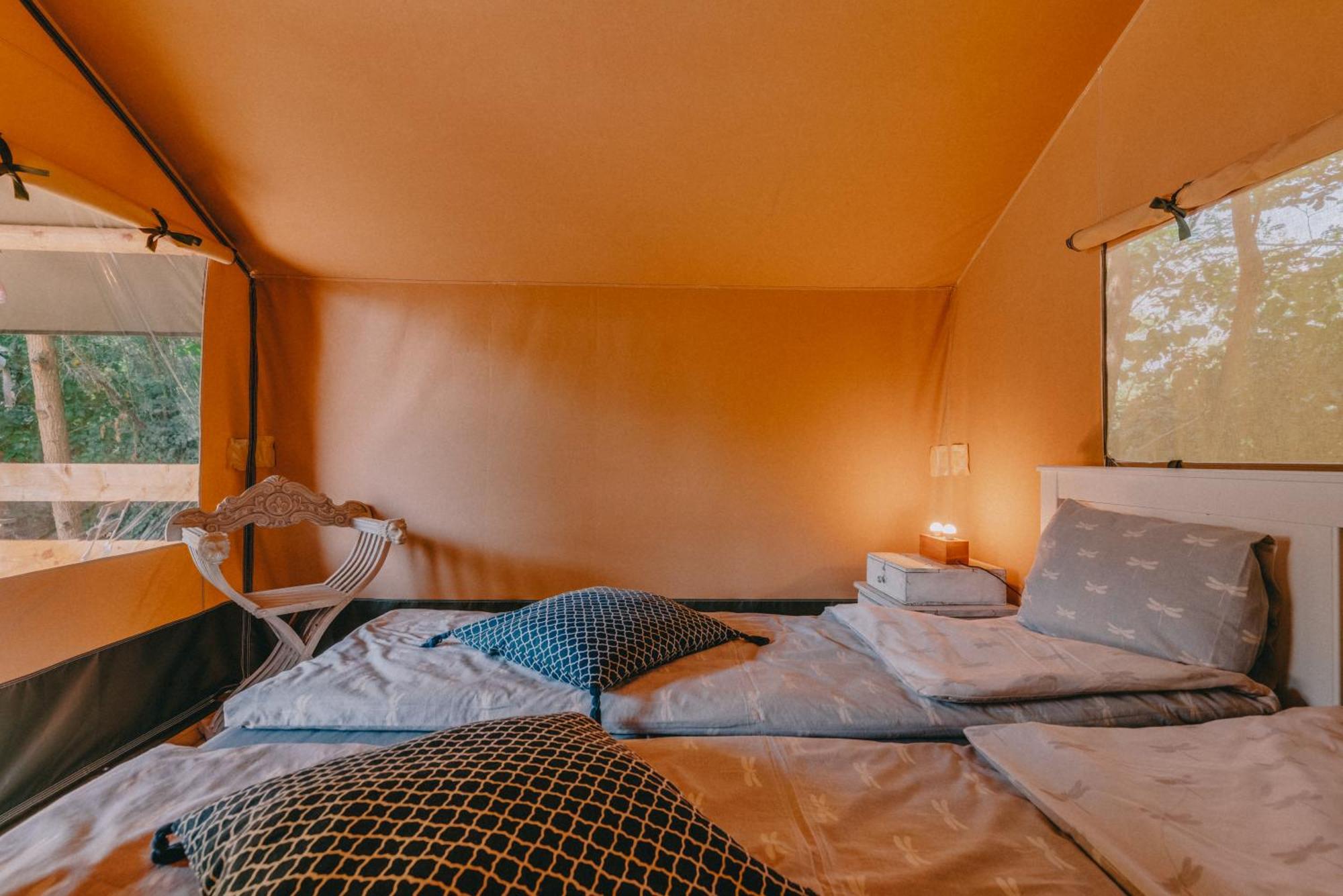 Rendes Glamping Hotel Balatonrendes Bagian luar foto