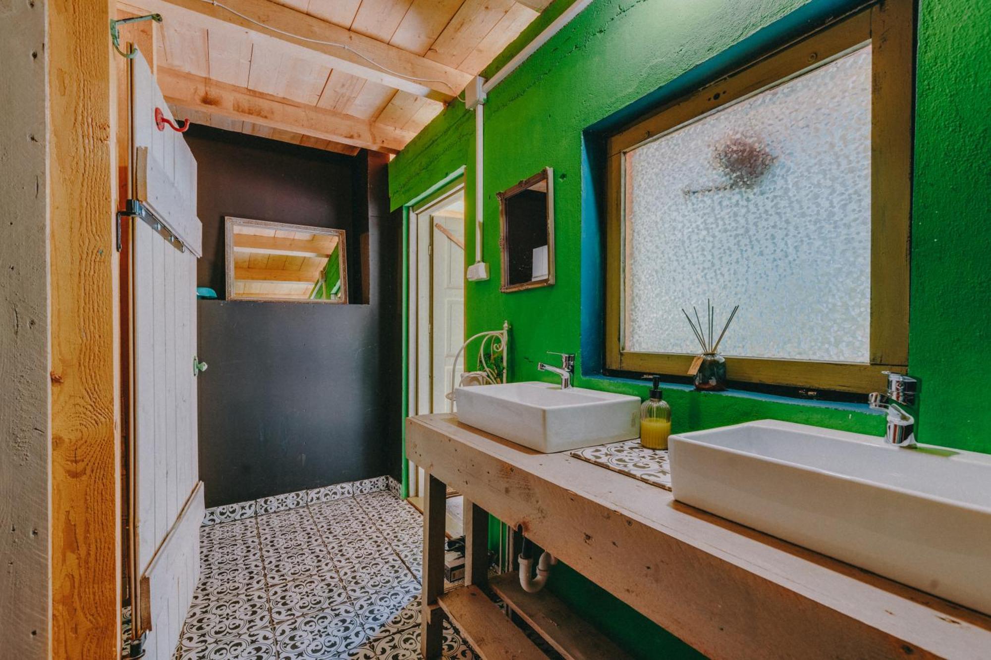 Rendes Glamping Hotel Balatonrendes Bagian luar foto